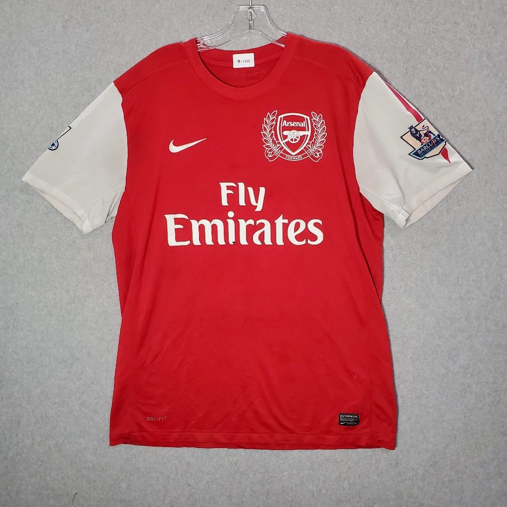 Arsenal London Men Soccer Jersey Large Red 2011 Home Nike Logo